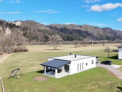 Moderner Bungalow in sonniger Lage mit großzügigem Grundstück