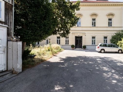 Herrschaftliche Villa mit Parkanlage zur alleinigen Nutzung für Ihr Projekt! Bis zu 1.650m² Nutzfläche | 3.200m² Grundstück | 11 Autoabstellplätze