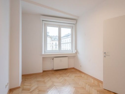 Wohnen im 1. Bezirk in der Singerstraße - praktisch aufgeteilte 2 Zimmer Wohnung im 5. OG * ab 1.2.2024 *