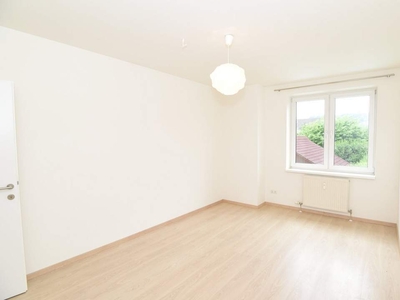 Vollrenovierte 3-Zimmer-Wohnung in Graz-Straßgang: 82 m², toller Ausblick auf den Florianiberg! Gleich anrufen und Besichtigungstermin vereinbaren!