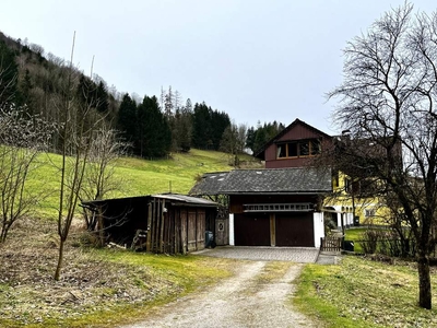 Zwischen Mondsee und Attersee: Charmantes Wohnhaus für zwei Familien in idyllischer Lage