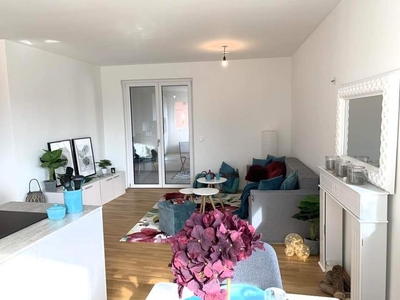 Citylife pur! Moderne 2-Zimmerwohnung mit Loggia inkl. TG-Platz!