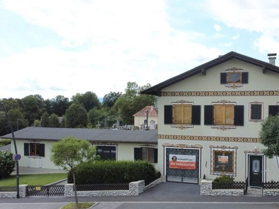 Friedberg: Wohnhaus mit Lagerhalle in Aussichtslage