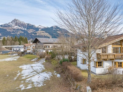 Großzügiges Landhaus mit Horn- und Kaiserblick