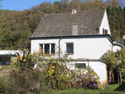 Jennersdorf: Großzügiges Wohnhaus mit sonnigem Garten