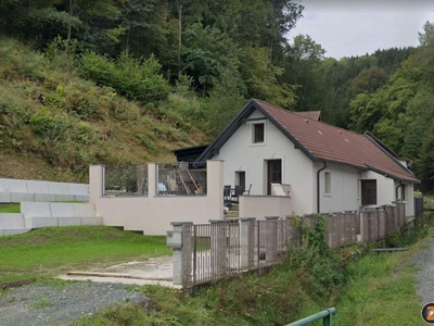 Nähe Kirchschlag: 2 Häuser (Haus 1 zum Fertigstellen, Haus 2 zum Sanieren mit Stadl)