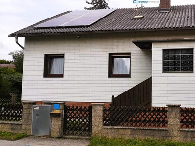 Renovierungsbedürftiges Einfamilienhaus mit Garten & Garage in Pucking