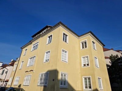 TRAUMHAFTE, GROSSE 4-ZIMMER-FAMILIENWOHNUNG MIT BALKON, TERRASSE UND WINTERGARTEN IN UNI-NÄHE UND KREMS-STEIN