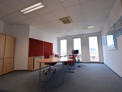 Top Büro in Leoben: 1.475 m² inspirierende Arbeitsfläche mit wunderbarem Ausblick! Top-Lage und erstklassige Infrastruktur - Starten Sie Ihre Anfrage jetzt!