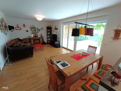 88m² große 4 Zimmer-Gartenwohnung mit Terrasse sowie 2 Tiefgaragenplätzen