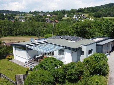 Beeindruckend schöne Villa - Natur, Licht und klare Formen