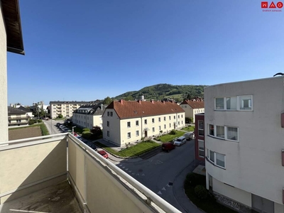 Erstbezug nach Sanierung! 3-Zimmer Wohnung mit Balkon in zentraler Lage in Kirchdorf an der Krems!