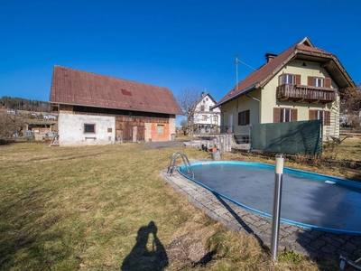 Einfamilienhaus mit Pool und Stadl in sonniger Plateulage