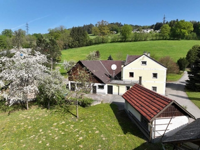 Bauernhaus mit Fischteichanlage und ca. 3 ha Grund