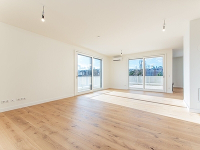 Exklusive Dachgeschoss-Maisonettewohnung mit atemberaubender Aussicht in Döblinger Ruhelage