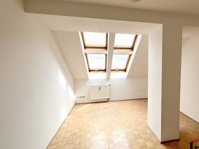 ERSTBEZUG nach Generalsanierung: 5-Zimmerwohnung mit Terrasse Nähe Jakominiplatz!