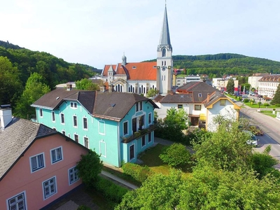 Renovierte 3-Zimmer in Jahrhundertwendevilla mit Allgemeingarten