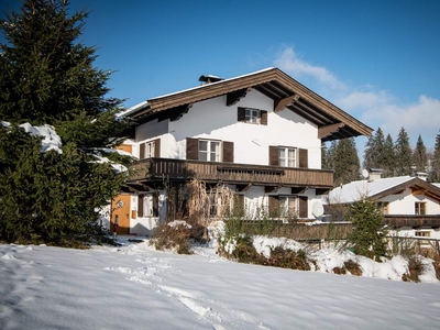 Tiroler Landhaus in idyllischer Aussichtslage