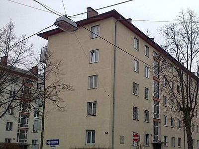 Geräumige und unbefristete 3-Zimmer-Wohnung mit Balkon