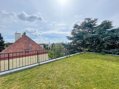 Rarität am Nussberg / begrünte Dachterrasse mit Wienblick