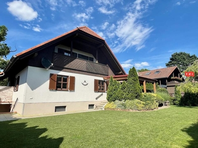 Charmantes 145m² Einfamilienhaus mit Terrasse, Loggia, Doppelgarage und südseitigem Garten