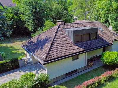 Zentrale Lage, Natur pur! Hochwertige Liegenschaft am Waldrand