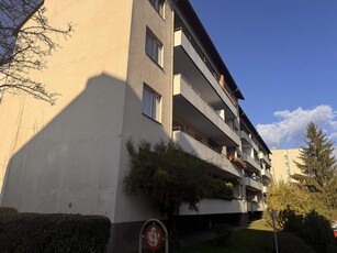 Renovierte/Moderne Wohnung in Villach mit Loggia und Garage!