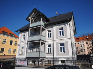 Wunderschöne Dachgeschosswohnung mit Balkon in Neunkirchen zu mieten!