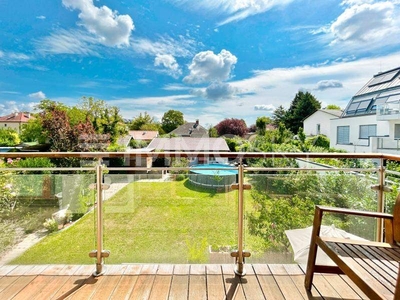 Carport, Garten und Pool - Modernes Traumhaus!