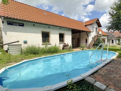 Charmantes Sanierungsprojekt, Einfamilienhaus mit 3 Zimmern, Garten und Pool!