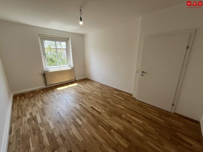 Schnell sein und sanierte 3-Zimmer Wohnung mit Balkon in ruhiger und zentraler Lage in Kirchdorf sichern!