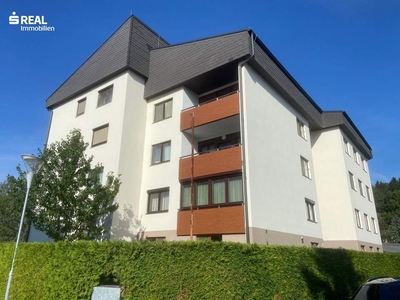 Wohnung mit Balkon und Garage